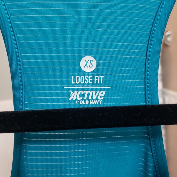 XS active top Old Navy - Picture 3 of 4